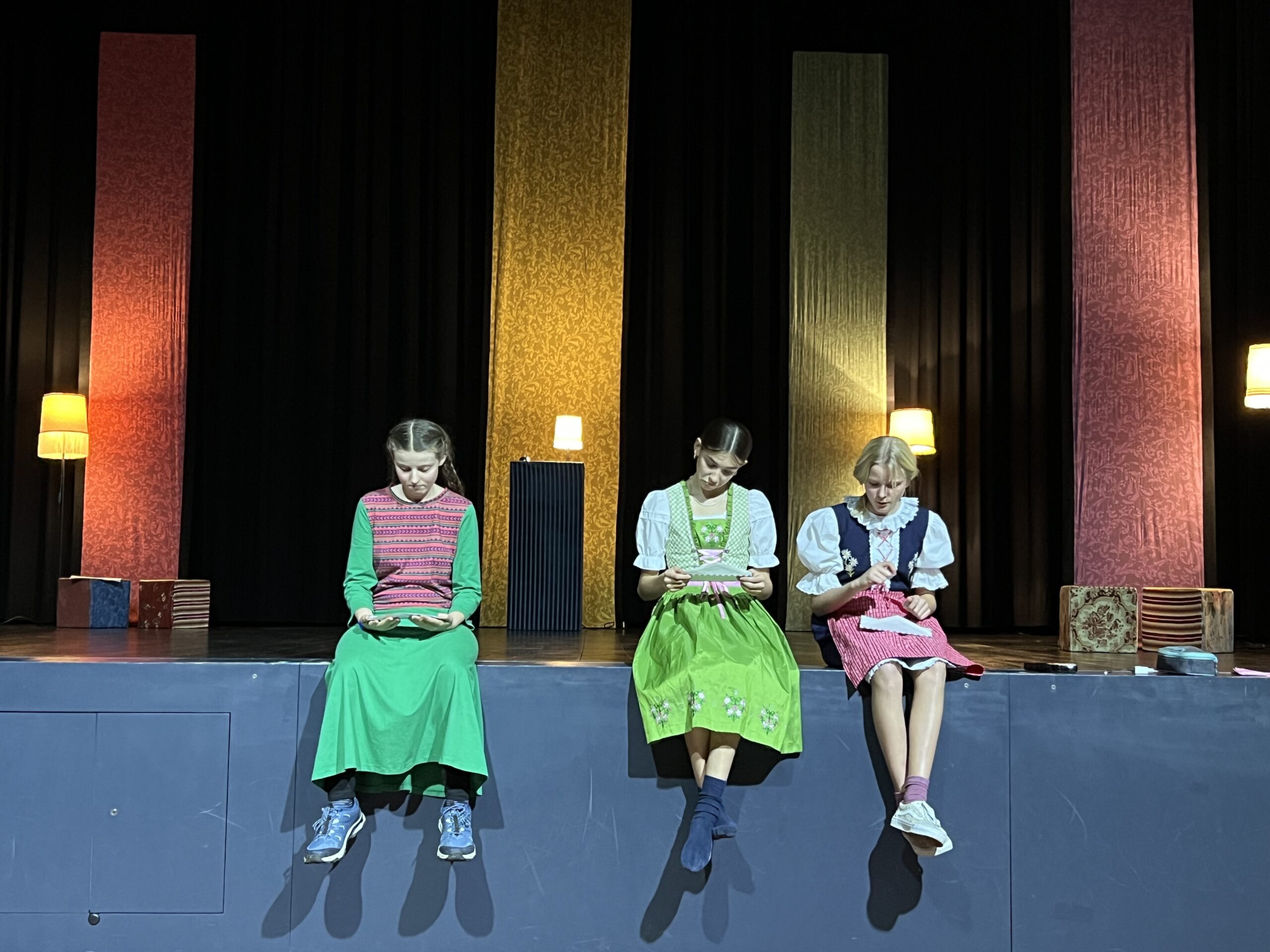 Jugendtheater 12 kleine Marionetten